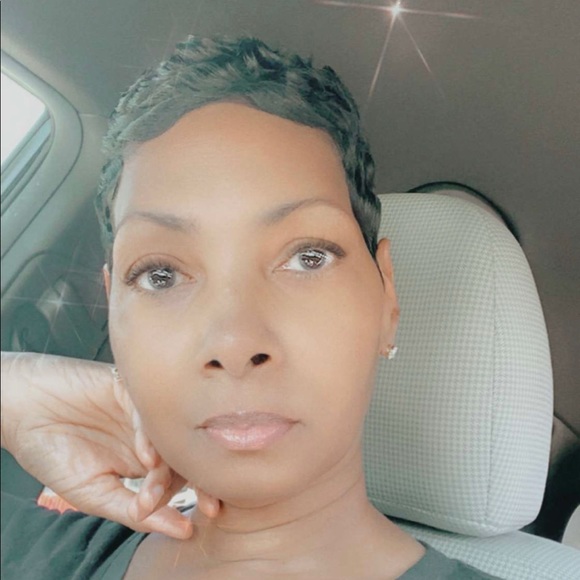 Meet your Posher, Stacey - Picture 3 of 4